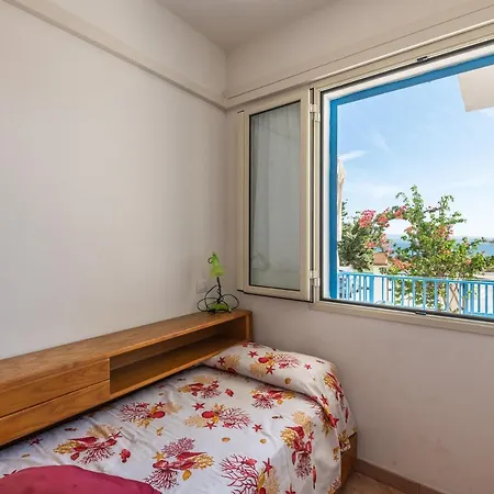 21 Aprile - T Holiday home Calasetta